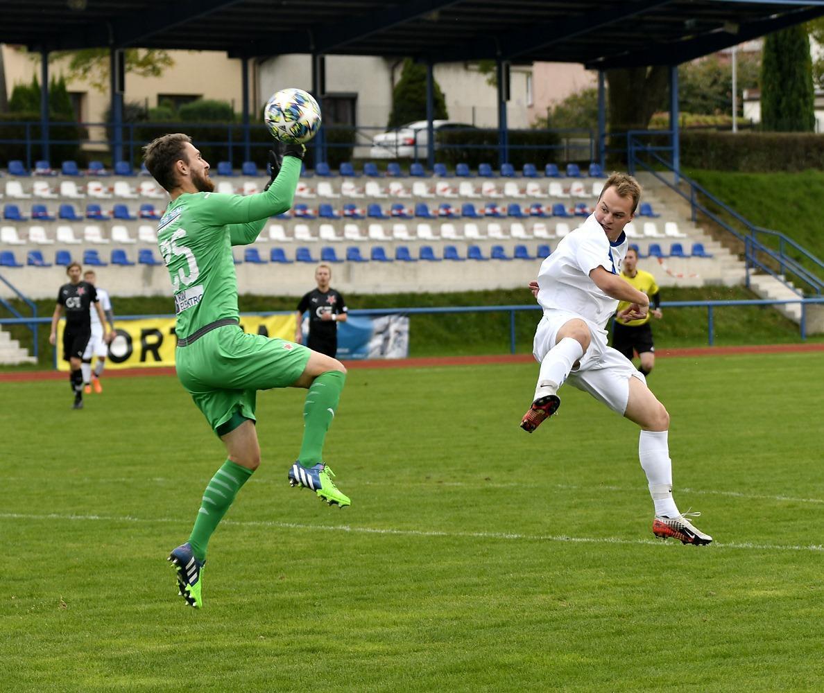 Dvojice Derner - Řezáč je k nezastavení!! Slavia před nucenou pauzou opět vyhrála