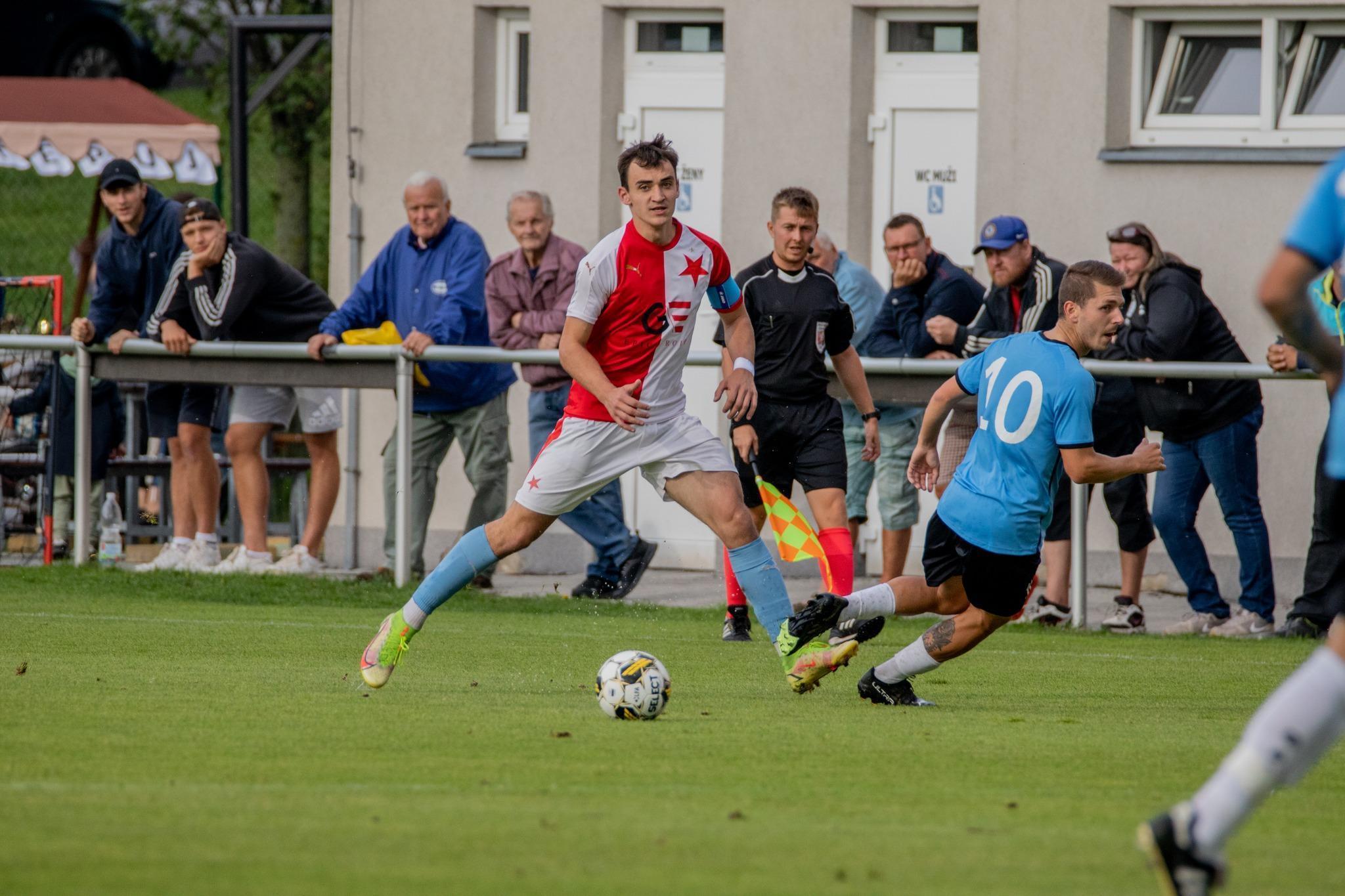 Slavia se topila na hřišti jak v kalužích, tak i v laciných chybách obrany