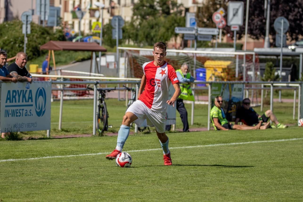 Slavia nastoupila proti třetiligovému soupeři bez tradičních opor a vysoko prohrála