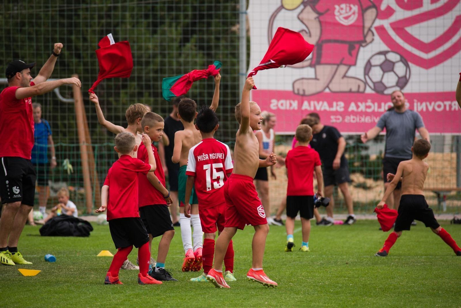 Slávistické přípravky ukončily sezóny, proběhly tradiční zápasy dětí proti rodičům