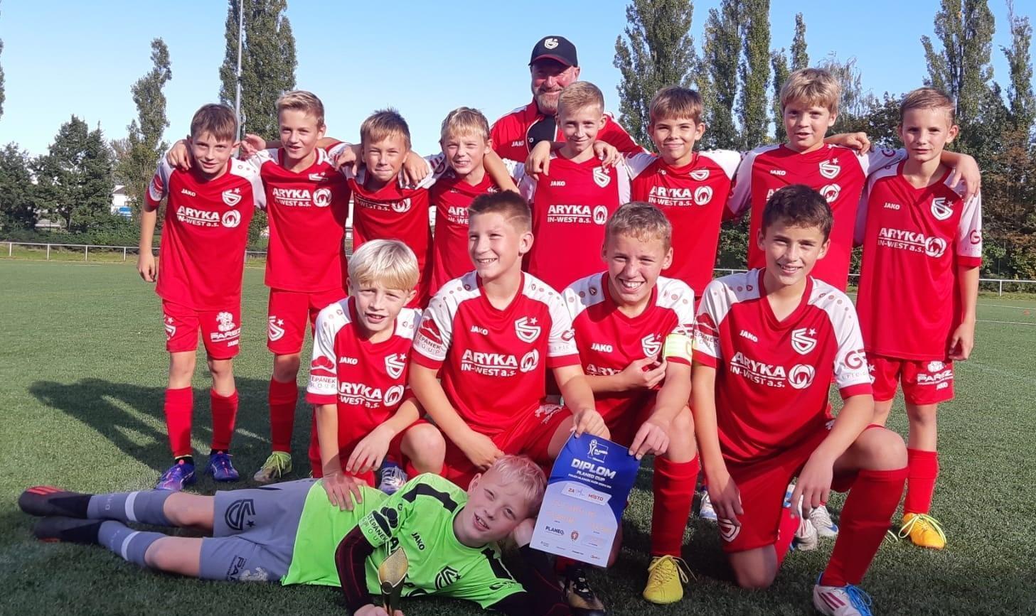 U12 jasně ovládli svou skupinu a zaslouženě postoupili do další fáze turnaje