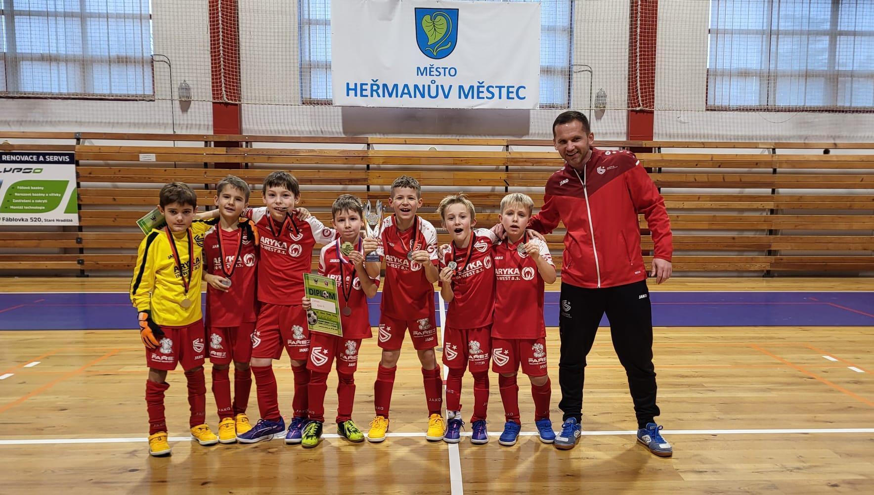 HALOVÉ TURNAJE U9 | Mladší přípravka U9 brala dvě stříbrné medaile