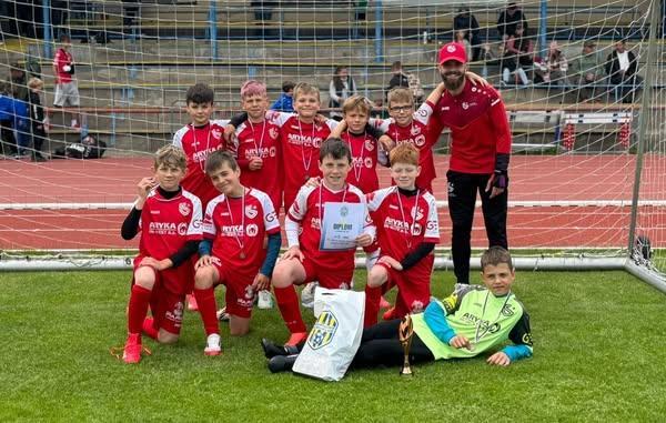 BRONZ PRO U10 | Starší přípravka U10 obsadila na těžkém turnaji v Neratovicích třetí místo