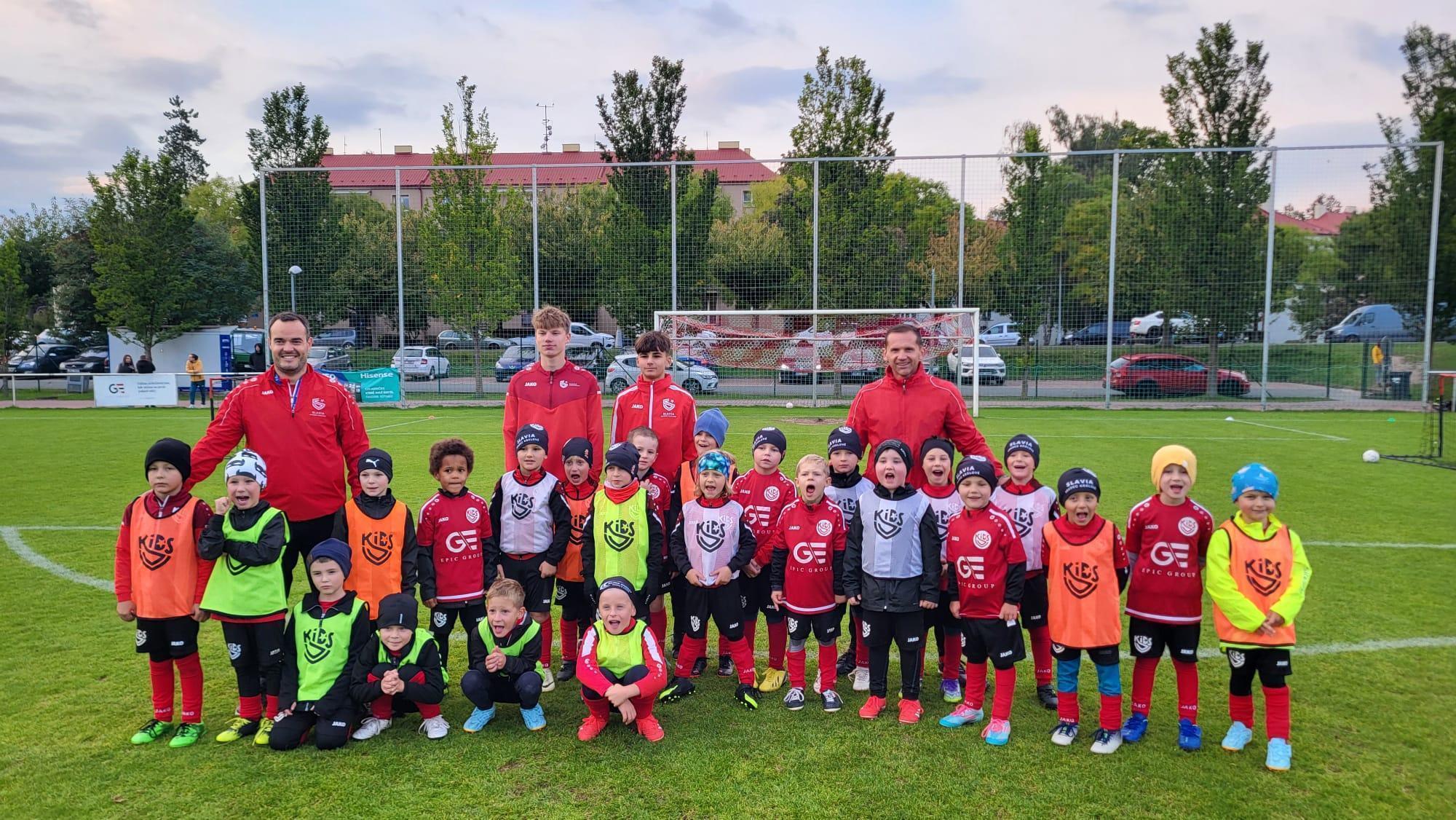 TURNAJ 3+0 | Čtyři týmy dětí ze Slavia Kids U7 rozdávaly radost na domácím turnaji
